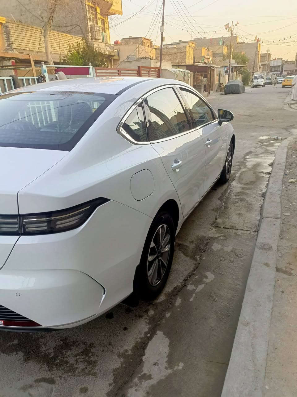 ديسروير 25 بسمي ماشيه 7500 سياره نضيفه مال بيت ارضيات واقيات طين وباقي المواصفات معروفه بيه رصعه صغيره للباب الايمن الخلفي موضحه بالصوره السعر 19300
هاتف *********** بغداد حي اور

