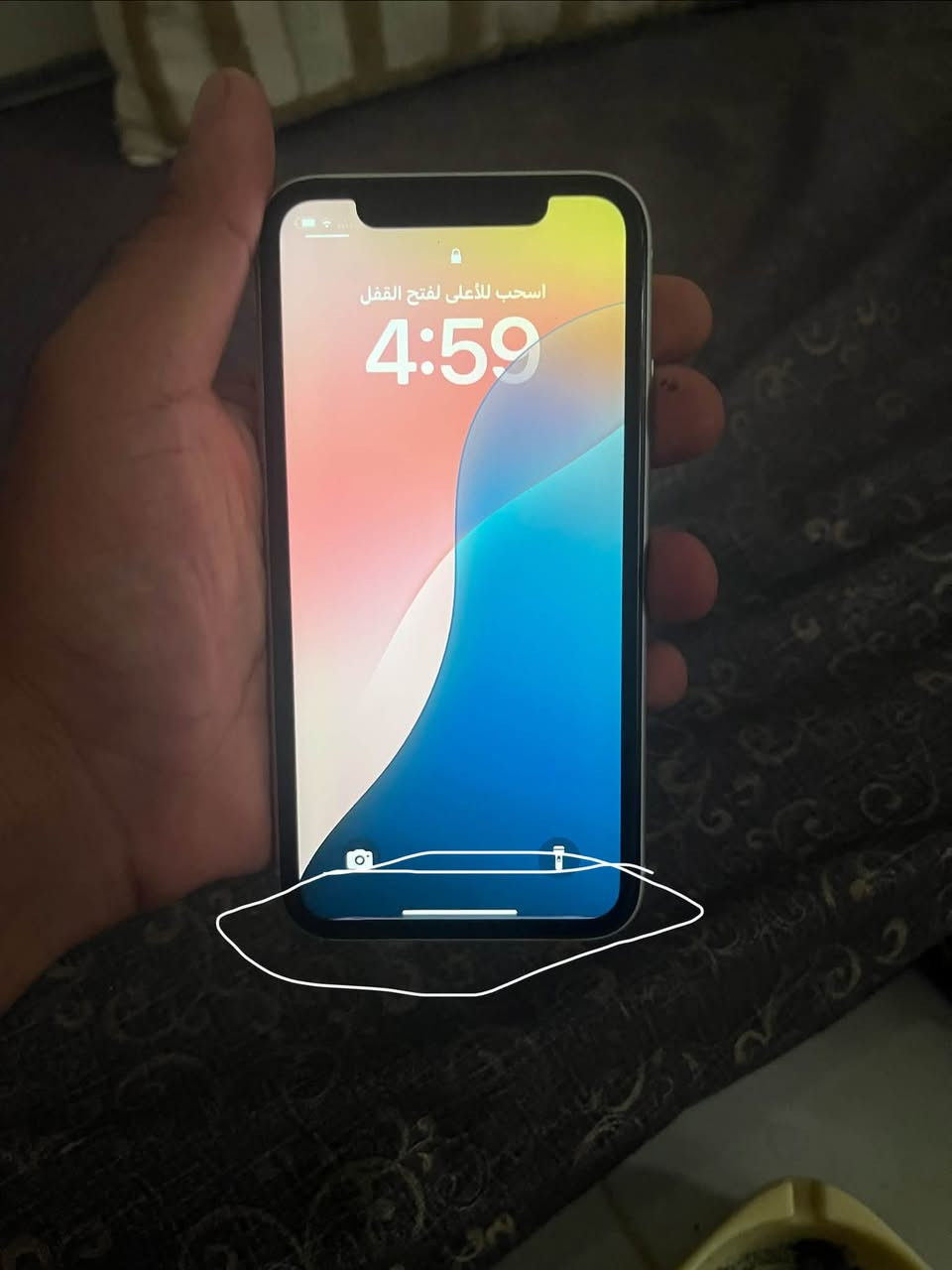 آيفون XR • ٢٥٦ • شاشة متأثرة
