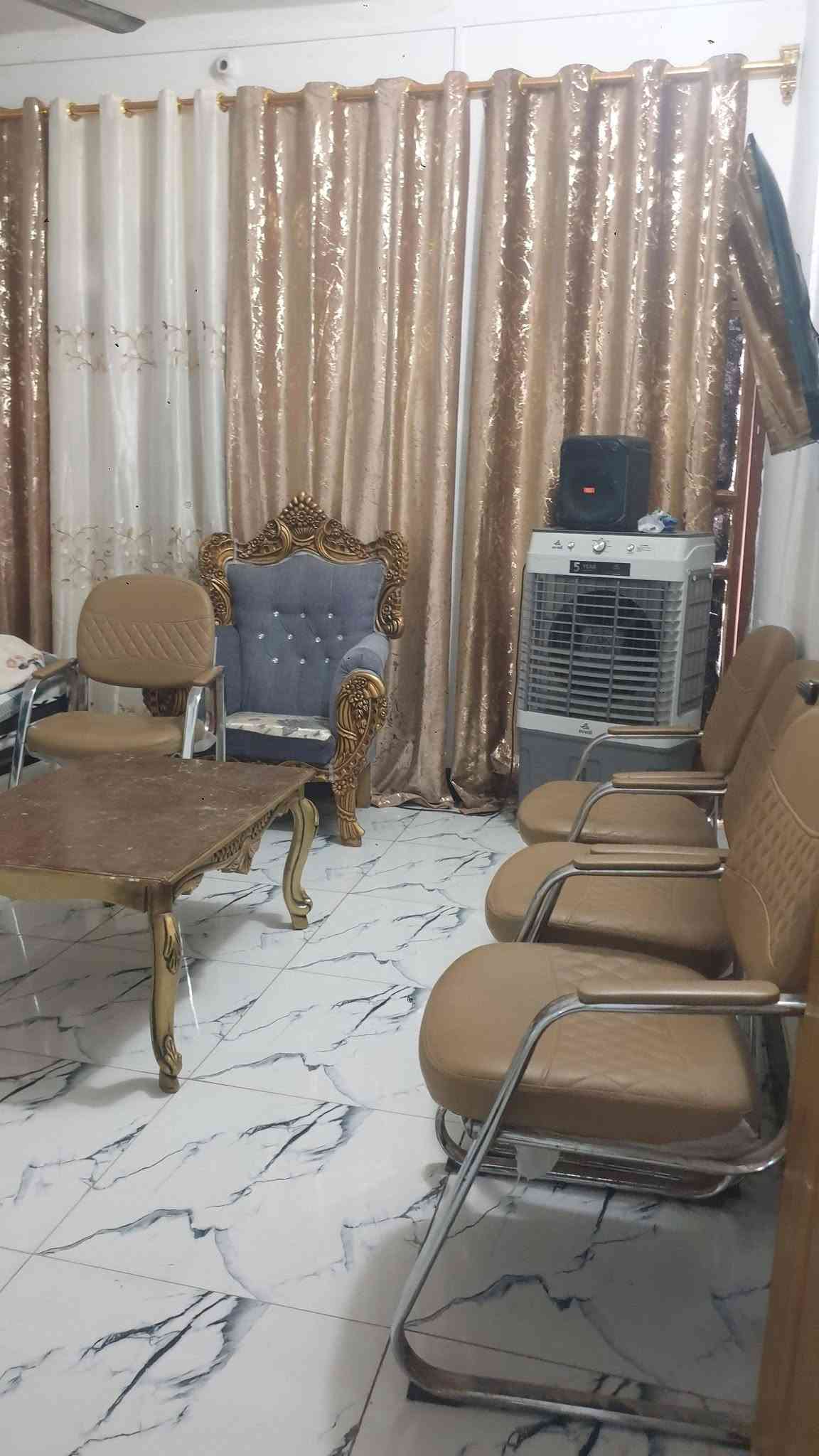 بيت زراعي • مؤثث • قرب مجمع حجي هندي