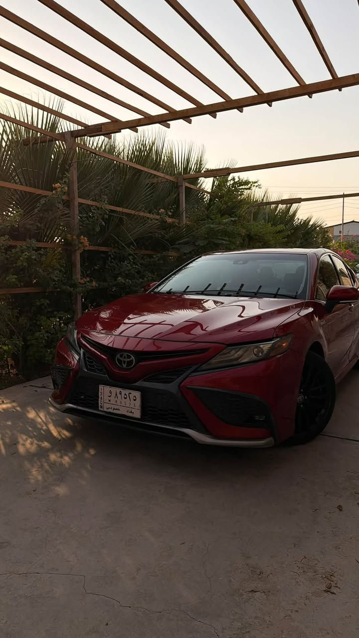 السلام عليكم  
Camery XSE 2021 hybrid 
كامري XSE هايبرد ٢٠٢١ 

-فوول مواصفات رادار ونقاط عمياء وتثبيت مسار عدى الفتحه 

-مبدل اصلي دعامية اماميه وثلاث بيبان نفس اللون بدون صبغ 

-مصبوغ فقط الدعامية الخلفية 

-ممشى تقريبا ٦٨ الف كيلو وقابل للزيادة 

السعر ٢٠ الف دولار. 

التواصل على ***********.
