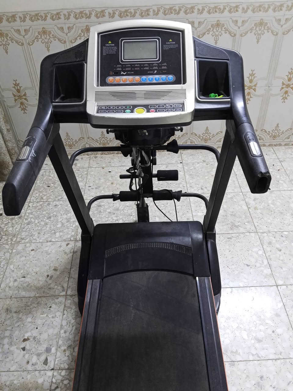 للبيع جهاز جري يحمل وزن 130 
نظام جبلي ماستخدم هواي سعرة ٣٠٠ الف للاستفسار الاتصال بالرقم ***********
