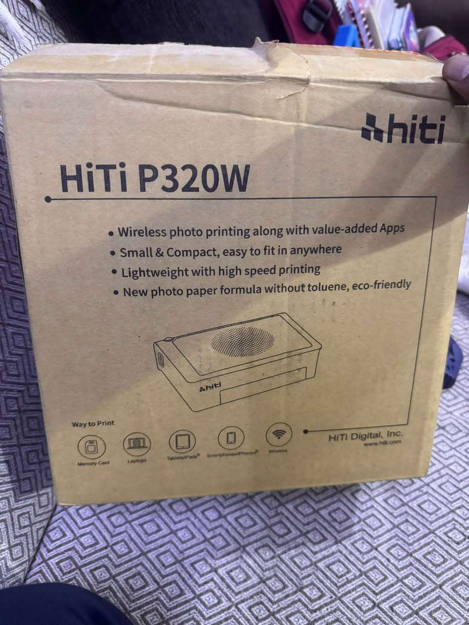 طابعة صور HITI p320 Wجديد كامله غراض بس الفلم فالت من مكانه وياها سيت ورق
١٠٠ الف

نص مكتوب في الصور:
- Support Wireless Printing Support Memory Card Printing Laptops Tablets/iPads Smartphones/iPhones Hiti Hiti P320W Printer + 240pcs Photo Paper + Ribbons