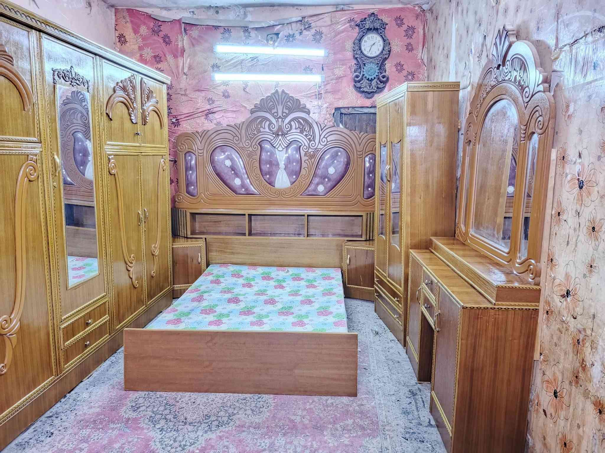 غرفه اخشاب خمس ابواب ملحق للبيع ***********السعر 650صاج الزاويه كنتوريه موديل حديث العنوان بغداد وكو توصيل متواجد وتساب
