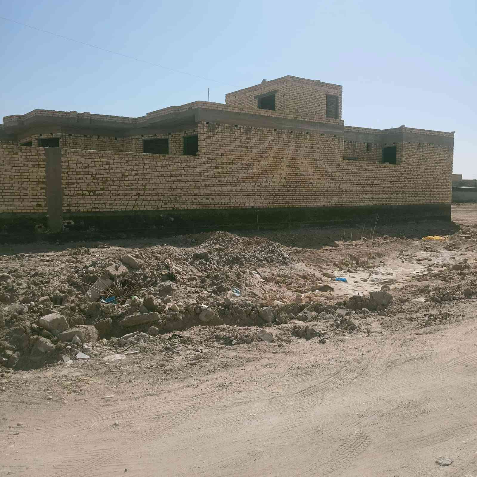 سلام عليكم
قطعه ركن ٢٥٠ متر في حي الجوادين النزله الثانيه مكانه كلش حلو ومرتب وبصفها بناء ويمها ناس ساكنه يمها ماي وكهرباء ومجاري السعر ١٧ وبيها مجال 

***********

