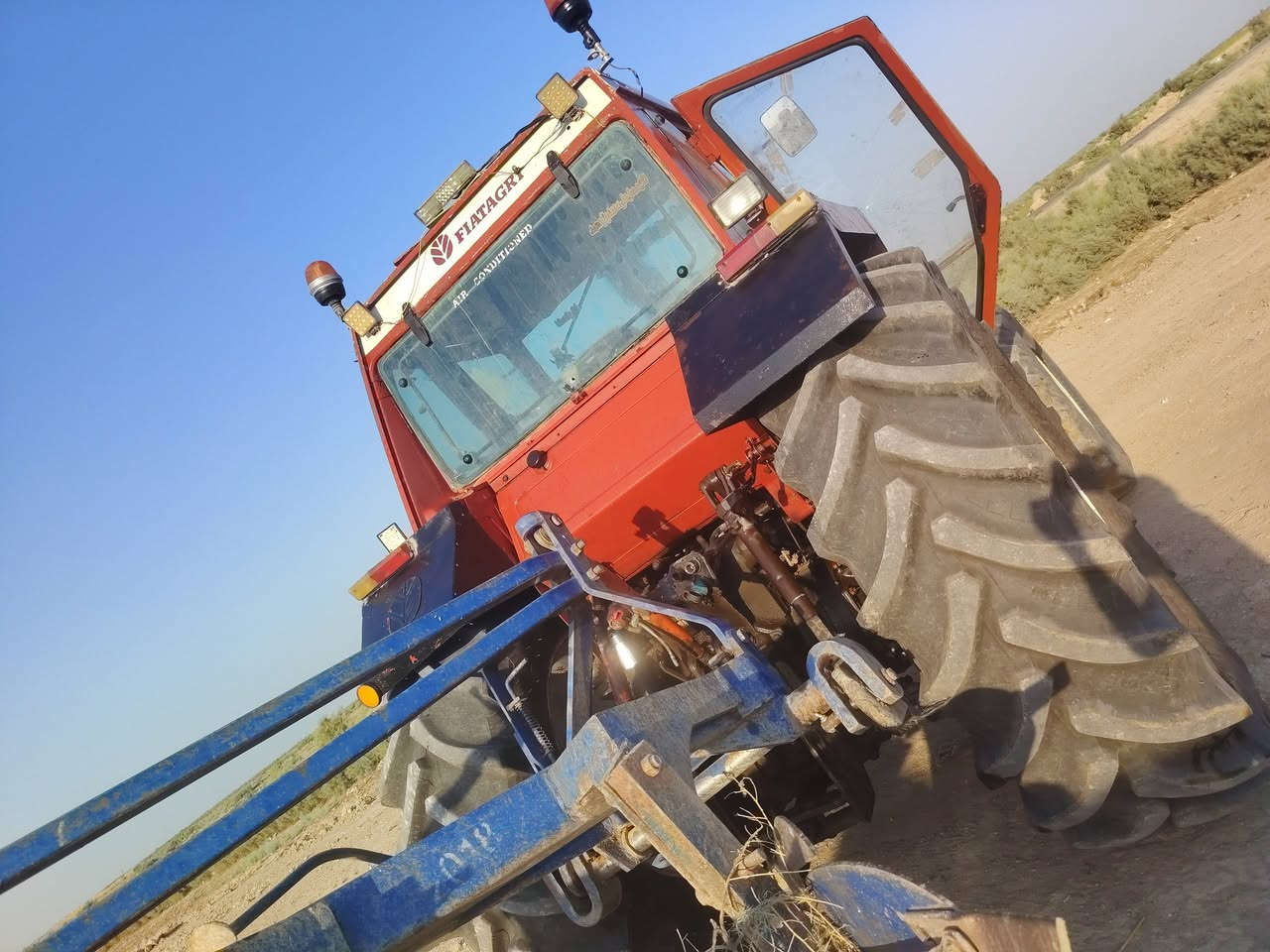 سلام عليكم فيات البيع حجم140فول مواصفات تكمه عريضه كسن بارز تبريد شغل كير بصفحه كهربائية كله تشتغل للاستفسار على هذ رقم***********
