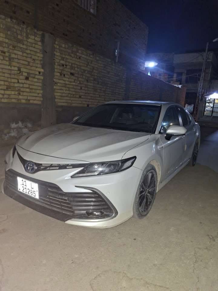 تويوتا كامري
فئة GLE يعني فول مواصفات
ماشية 40 الف
السيارة وارد خليجي وكالة عبداللطيف
السيارة كفالة عامة ❗️
السيارة رقم بغداد باسمي 
ومكان السيارة بغداد 
السيارة رايدهة ب 250 وبيها مجال بسيط جدا 
 

(*********** )
