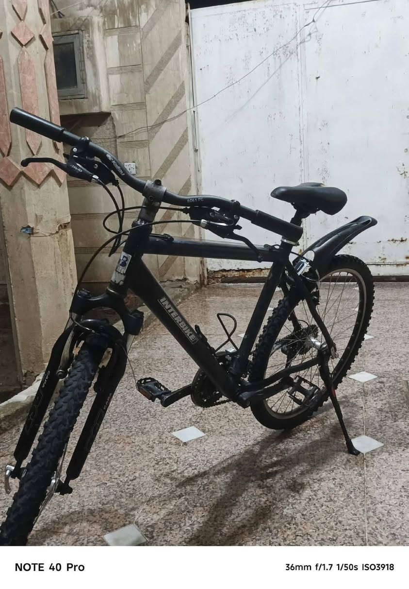 بايسكل جبلي • ٨ بكرات • حجم ٢٤