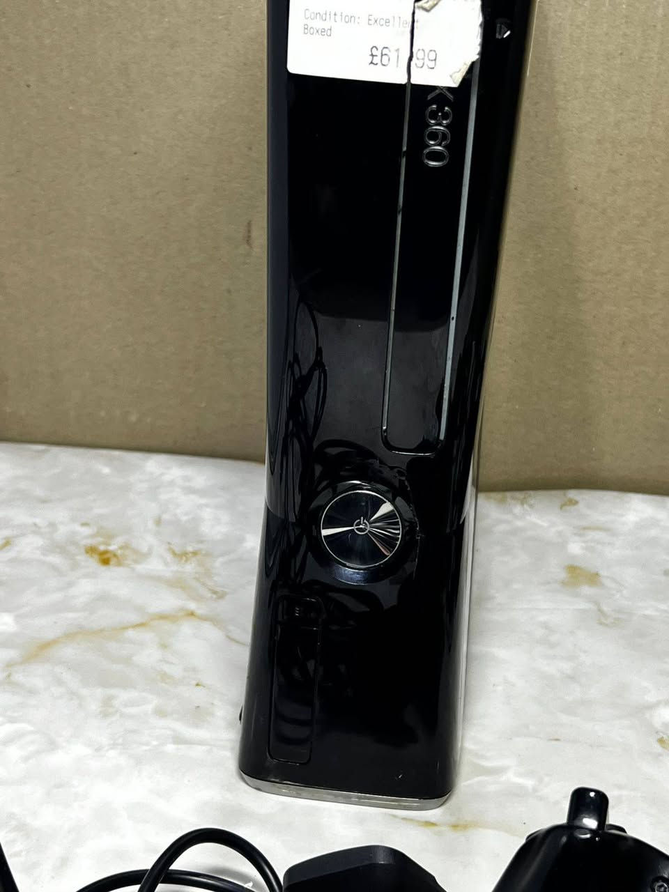 للبيع: جهاز Xbox 360 Slim
مهكر جاهز مع 150 لعبة وكارتونه الأصلي! 🎮الموديل: Xbox 360 Slimالمساحة: 250 جيجابايتالحالة: الجهاز نظيف جداً وشغال 100% وبحالة ممتازة.النظام: جهاز مهكر ومحمل بـ 150 لعبة من أقوى وأشهر الألعاب جاهزة للعب فوراً.الملحقات المتوفرة:الكارتون الأصلي للجهاز.يد تحكم أصلية (عدد 1).بطارية أصلية .وايرات التشغيل الكاملة.التفاصيل 
:السعر: 120 ألف وقابل التفاوض  .العنوان: بغداد.
التوصيل: متوفر خدمة توصيل لكافة محافظات
***********
