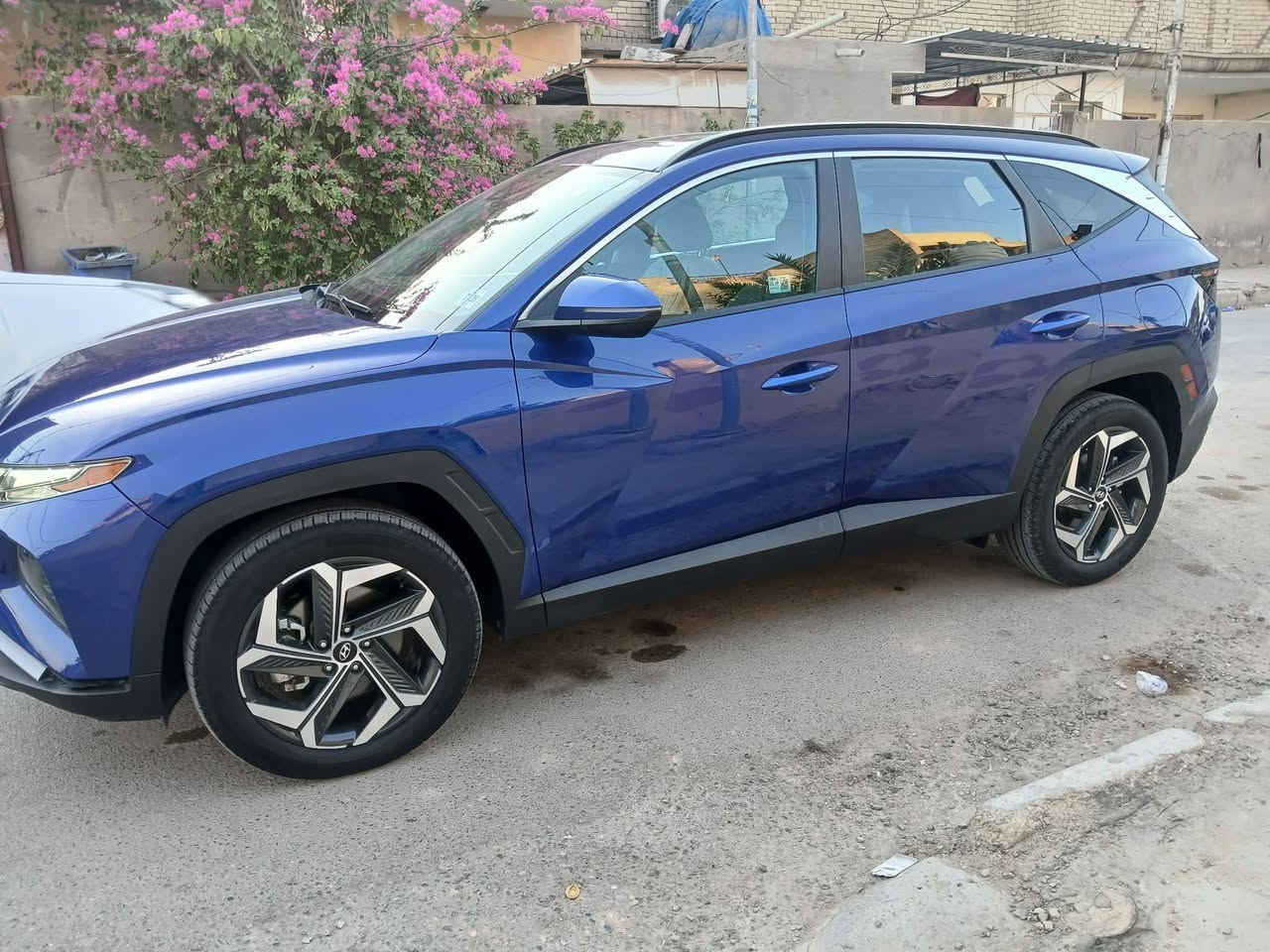 السلام عليكم توسان موديل 24 رقم بغداد شهداء فول مواصفات تبديل قطعه وحده بدون إرباك صور الحادث مرفقه بالمنشور السعر 168 بيه مجال قليل للاستفسار الاتصال على الرقم *********** مكان السياره صويره

نص مكتوب في الصور:
- Salvage vehicle info
- 5NMJFCDE9... bidshistory.com
