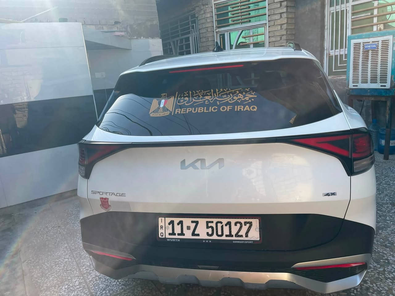 السلام عليكم
🚘 كيا سبورتج فور اكس  موديل 2024 للبيع

وارد أمريكي —  فئة 

بنرامه السياره 

‏🖤 

📍 ماشية فقط٤١ألف ميل

⚙️ محرك 2500cc

🔧 كير 8 سرعات

🚙 4 وضعيات قيادة

📸 كامرات 360°

🖥️ شاشة متصلة

🔥❄️ تدفئة وتبريد للكشنات

💺 كشنات كهربائية مع خزن وضعيات

🛠️ الحادث: اشويه بل بنيد  .

✅ بدون إيرباك

✅ السيارة نظيفة جداً وجديدة بمعنى الكلمة.

💰 **السعر: 255

🔻 بيها مجال بسيط 

📍 مكان السيارة: بغداد – الدوره 

📞 للاستفسار: ***********

👤 ايهاب
