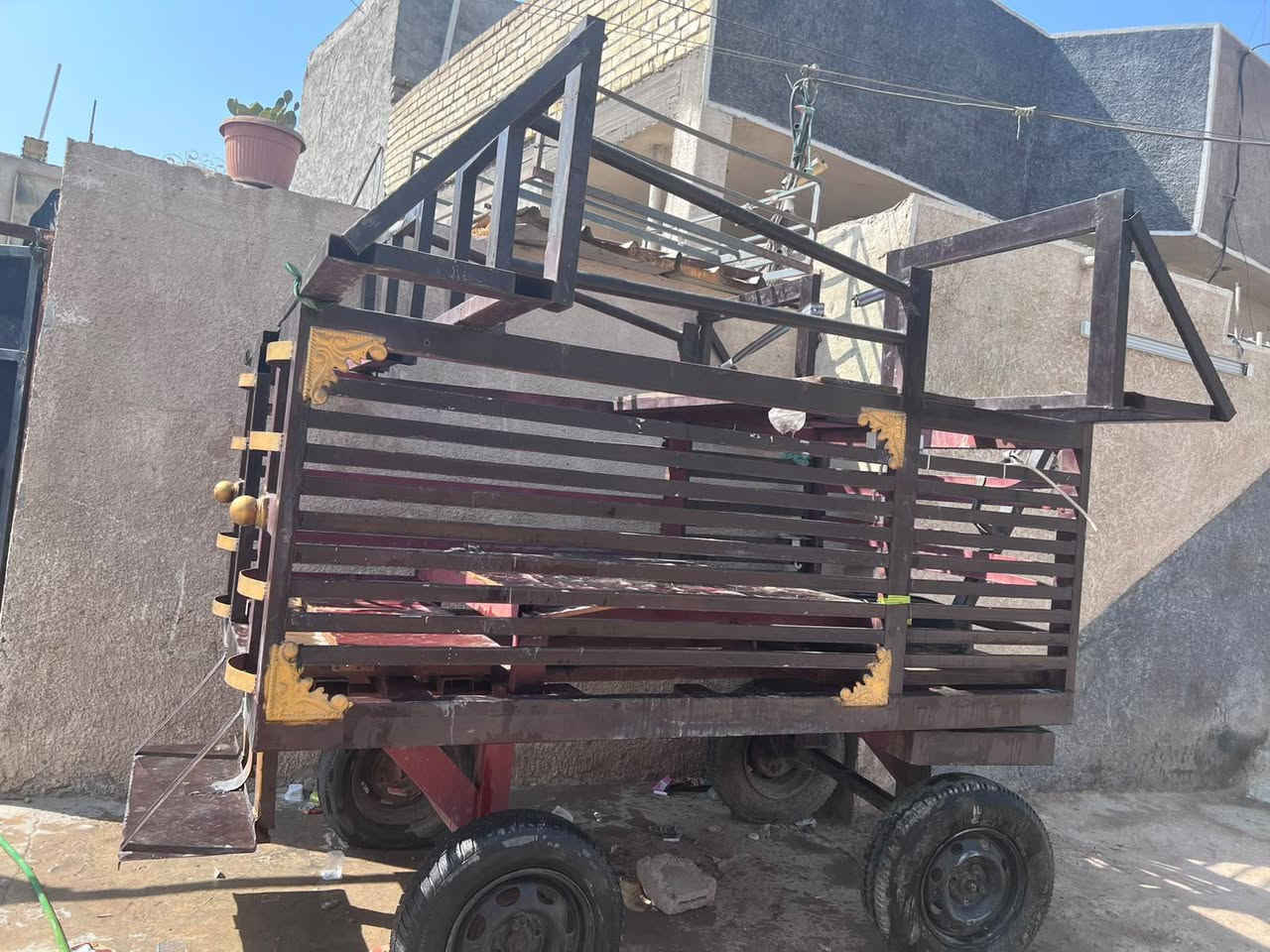 حديد ثقيل جديد هاي شوف كبالك النضافه 
عربانه تشيل ٨ سماعات 
السعر خاص الستفسار ***********
مكان بغداد
