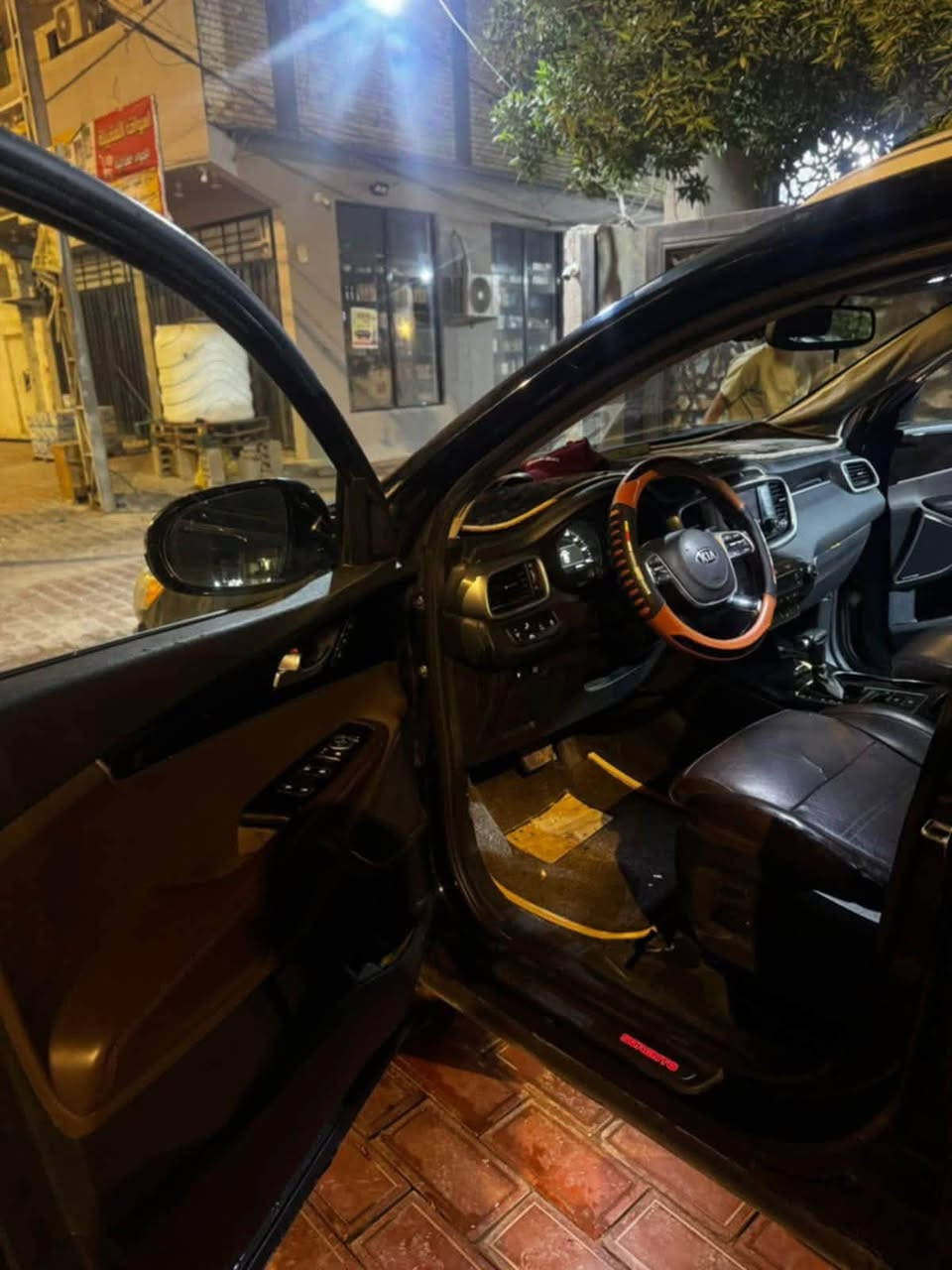 سياره سورنتوا 2019 شكل ال2020
سبعه راكب 

سته سلندر sx

كشنات جلد جكليتي 

ثلاث قطع تبريد

تحكمات ستيرن 

حساسات امامي خلفي 

توقف ذاتي 

فتحه بالسقف 

بردات داخليه بلادي 

جنطه كهرباء 

كراسي الاماميه كهرباء 

كير ومحرك مكفولات 

تخم تاير جديد 

لايت زنون ابيض 

نظام اوكس +بلوتوث

شاشه لمس

مانع انزلاق

يدات نيكل ستيل بلادي

اشاره ترحيب عند الاقتراب 

علامه سورنتوا بالدواسه

وياله على 19 كروم 

كامره بالدشبول 

رقمها:كربلاء 

السعر:190وبيها مجال
***********
