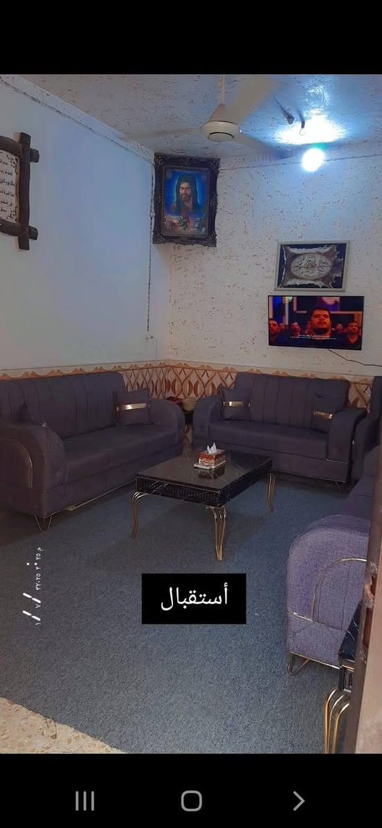 السلام عليكم
الدار للبيع حي الميلاد قرب شارع الحولي 7بيت عن الحولي 
100متر 
بناء عكادة 
بية غرفة وصالة ومطبخ واستقبال 
وبية غرفة فوك سندويج 
للستفسار: *********** واتساب

نص مكتوب في الصور:
- أستقبال
- استقبال
- الحوش
- غرفة
- مطبخ
- المَمَر
- صالة
- ٢٠٢٣/١٠/٠١ ١٠:٣٨ م