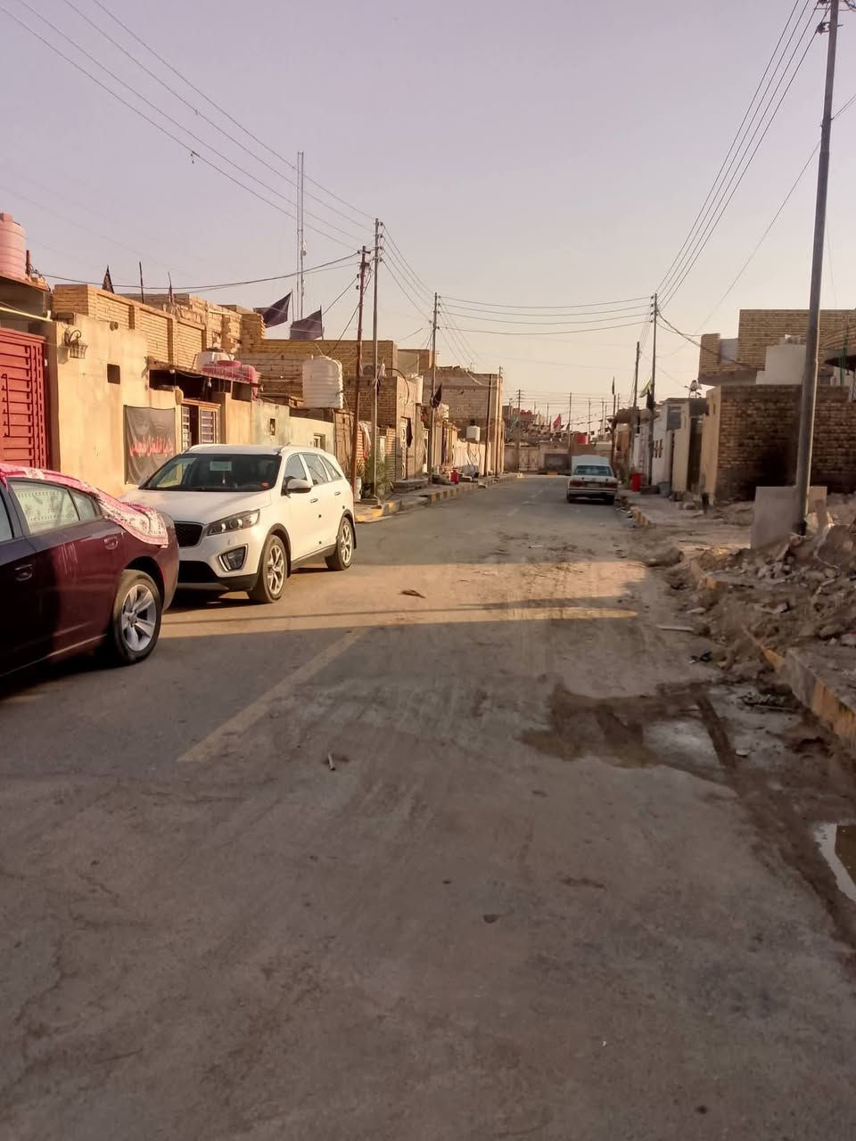 ياالله بيت طابو صرف طابقين طابوك والسقف كونكريت 
والطابق الثاني هيكل البناء ثرمستون
 والسقف عگاده مساحه 100متر الواجهه 5 والنزال 20
العنوان حي العسكري شارع سيد جواد وتنزل وانوب داخل الفرع
 كافة الخدمات ماي ومجاري وكهرباءوالتبليط بالباب 
 السعر  73 تنطي 50 وتسدد 23 مليون الباقيات اقصاد اسكان للدوله بالشهر تدفع 174الف اي استفسار اتصل ***********
