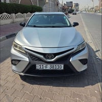 كامري 2019 فول فتحة سقف Se Plus 2.5 بانزين ماشية 93الف ميل رقم بغداد ح...