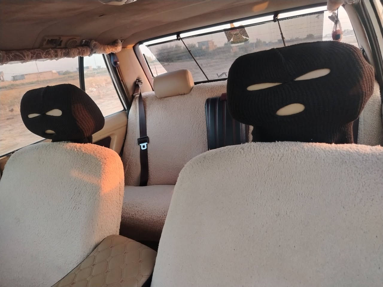 سيارة سوبر 84 للبيع. رقم دولي. بسمي تحويل مباشر. كير ومحرك بطى السعر 65 وبيها مجال للإستفسار الاتصال على الرقم ***********. سنوية 2029
