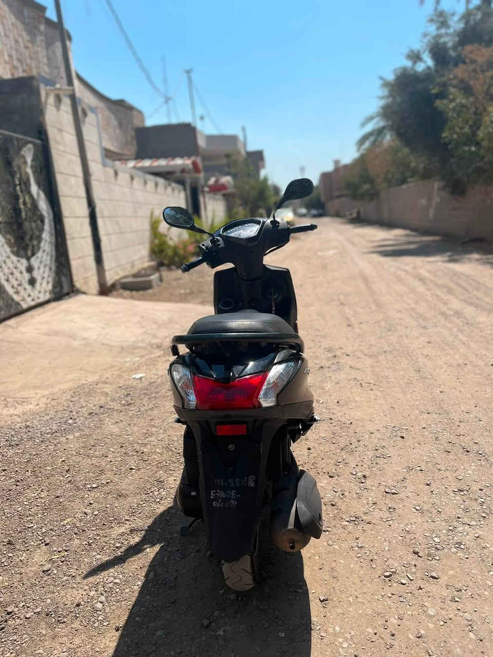 سلام عليكم 
دراجة ( اكززZ)الموديل الحديث كوري الدراجة مكفولة من كلشي المكينة ما مفتوحة كلشي شغال بيها شرط درنفيس ما حاطين عليها نضام ايكو السعر مليون و ١٠٠ وبيها مجال للشراي مكاني بغداد الكاظمية رقمي ***********متواجد واتساب
