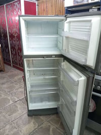 07877666060ثلاجه 14 قدم نظيفه كلش العنوان بغداد حي الجهاد