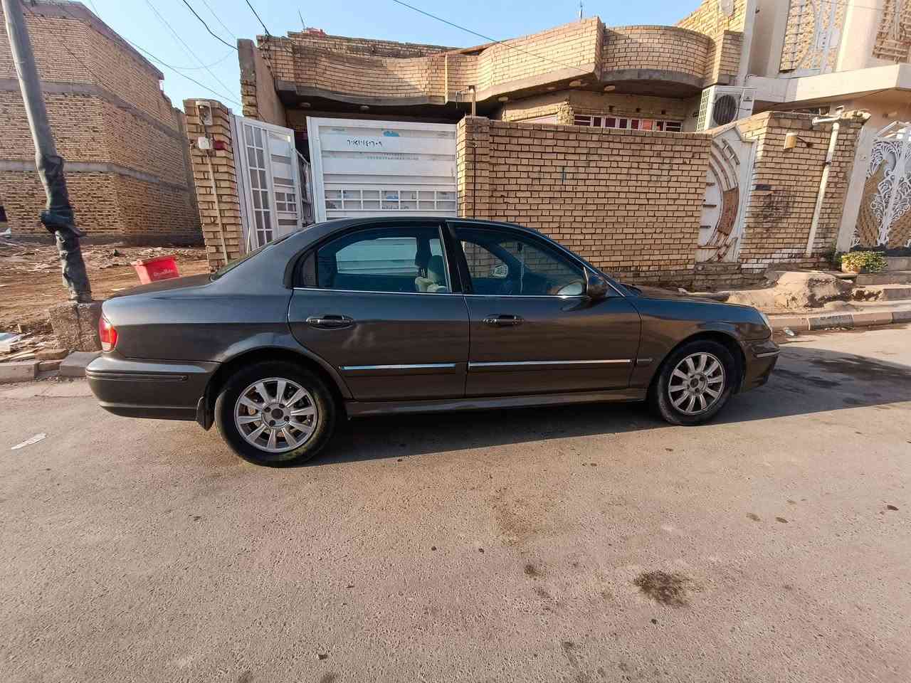 سوناتا وفود سته سلندر مصبوغه عام للجماليه اثر جراد وصورها قبل صبغ موجوده رقم نجف بااسمي مكانها العماره وشرط المداوره سياره نضيفه وجاهزه كير ومكينه وحدادايه وجميع كهربائياتها ممتازه وشغاله سعر السياره 65 وبيها مجال ***********
