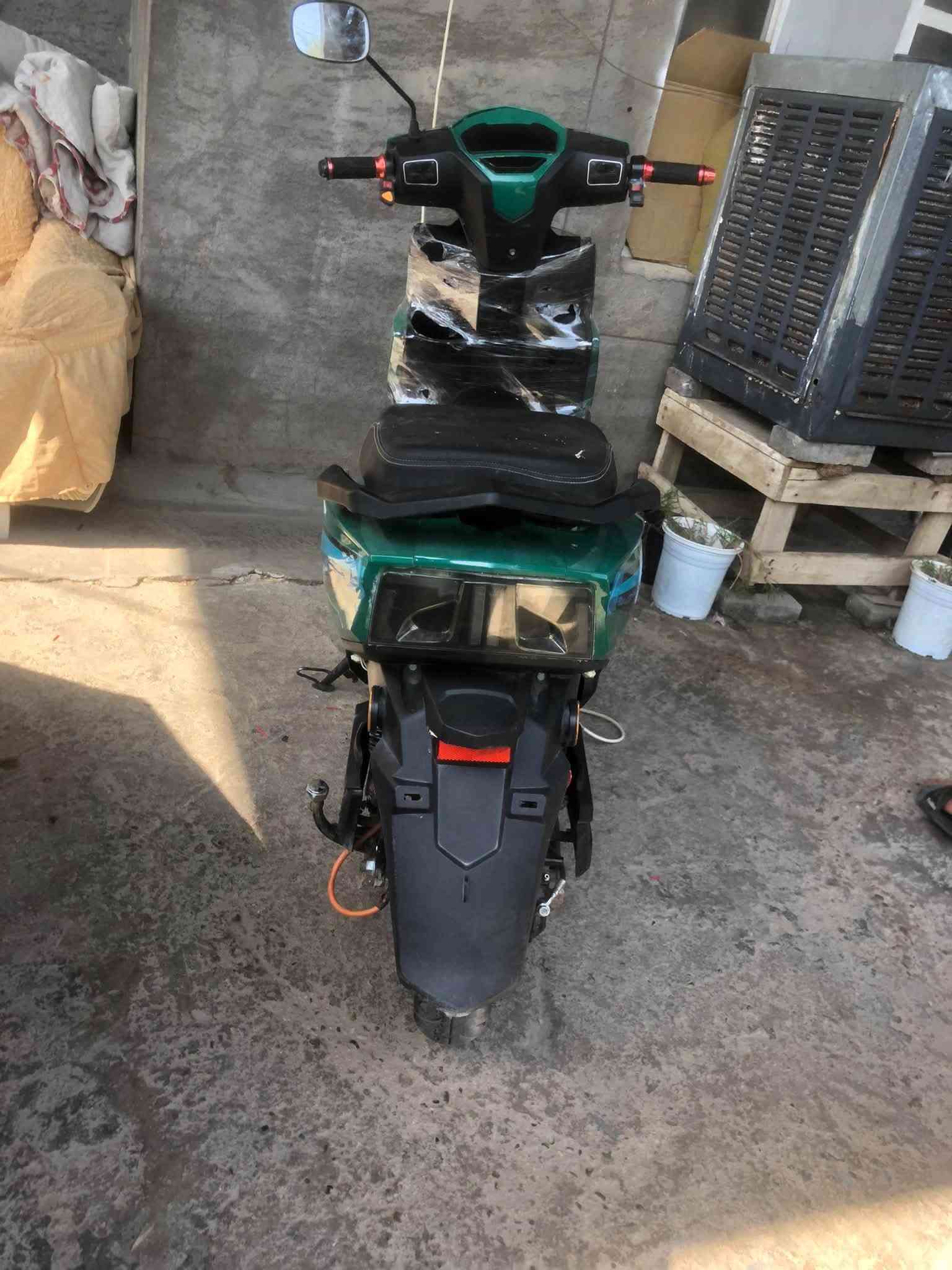 سلام عليكم موطور شحن للبيع نضافه فول بطاريات ١١ونص و ثنين ١٠ونص ست بطاريات. موطور نضيف بي نضام بك سعره ٥٥٠وبي مجال مكاني الرمادي الصوفيه قرب كليه المعارف رقم التلفون ***********
