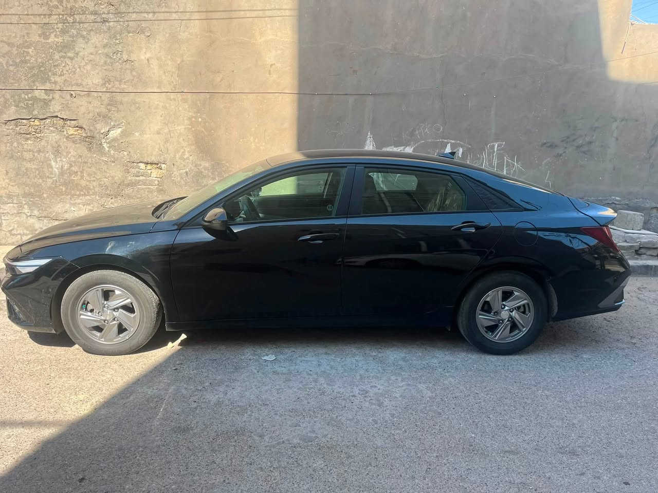 النترا موديل ٢٠٢٥ للبيع والمروس سبوتج وتوسان الكصه الجديده  ماشيا ٤٧كيلو مكينا دوش ٢٠٠٠بدون ايرباك وبدون صبغ حدثها من خلف مبدل قبق جنطه نفس الون ويل كب تحديد مساروسرعه كامره دوار اربع انضمه قياده تحكم جهتين للاستفسار الاتصال ***********

