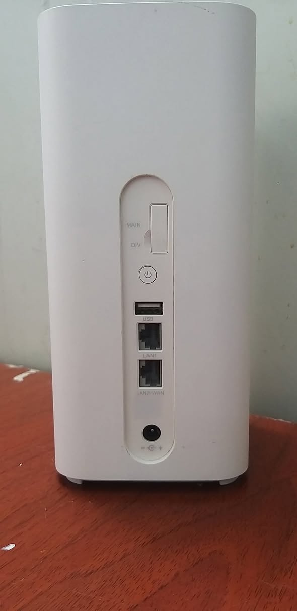 راوتر هواوي  B818 _260  للبيع

4G

مفتوح جميع الشبكات 
أسيا_زين_ كورك

كات 19
2.4 GHZ   ///  5 GHZ   يبث بترددين
منفذين لان  1 كيكا
منفذين للأنتنا ألخارجيه Ts9 

ألسعر   115  ألف 

متوفر توصيل جميع محافظات ألعراق

واتساب  ***********
