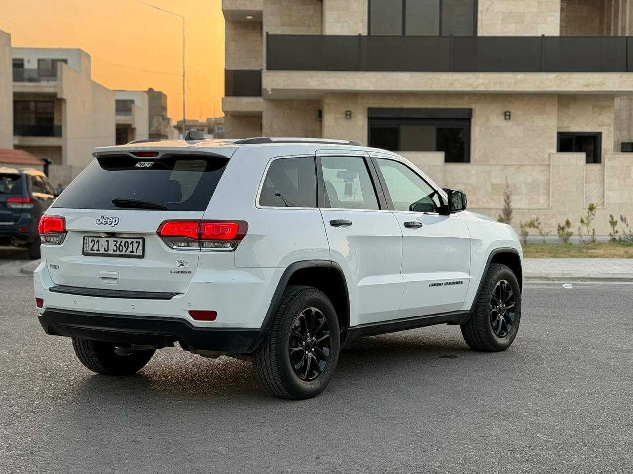 السلام عليكم
جيب لاريدو وارد امريكي موديل 2021

حادث امامي 3 قطع صبغ مع باب السائق 

سعر مناسب 175 ورقة 

رقم سليمانية الجديد سنوية بااسمي 

فحص وهزة جديد 

حجم محرك 3600

بصمة تشغيل وابواب بصمة وتشغيل عن بعد 

كشن كهرباء

قطعتين تبريد 

رادار نقطة عمياء 

شاشة وكامرة دوارة

سيارة جاهزة حداده جديدة تخم بلكات اصلي جديد تخم تاير جديد دسكات فلجات جديد مابيه نقص شرط الفحص

مكان السيارة بغداد الكرخ قرب شارع مطار بغداد الدولي ***********
