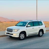 لاندكروزر GXR • V6 ٢٠١١ • فول مواصفات