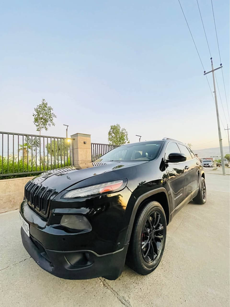 سعر 88$شوين سليمانى 
جيب چيروكى 2019 
پينج پارچه بؤ ياغ گيرومه كينه به شه رت 
سه نه وى تازه يه تحويل و غرامه به شه رت 
Watsap ***********
Vaibar *********** السليمانية, العراق

