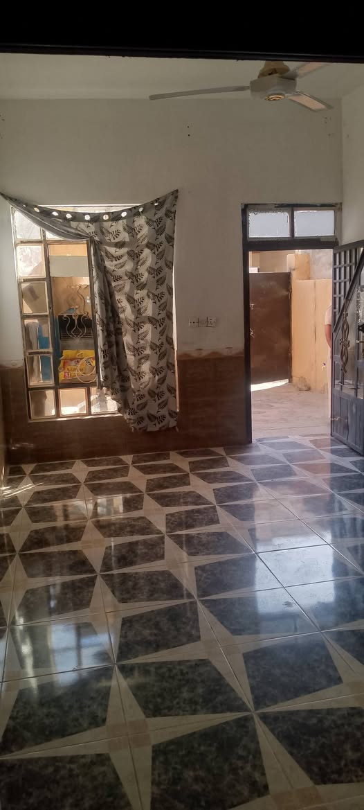 دار للبيع المساحه 100 متر الوجهيه 5 والنزال 20 القادسيه
قطعه 500 السعر 68 ابي مجال 
***********
***********
