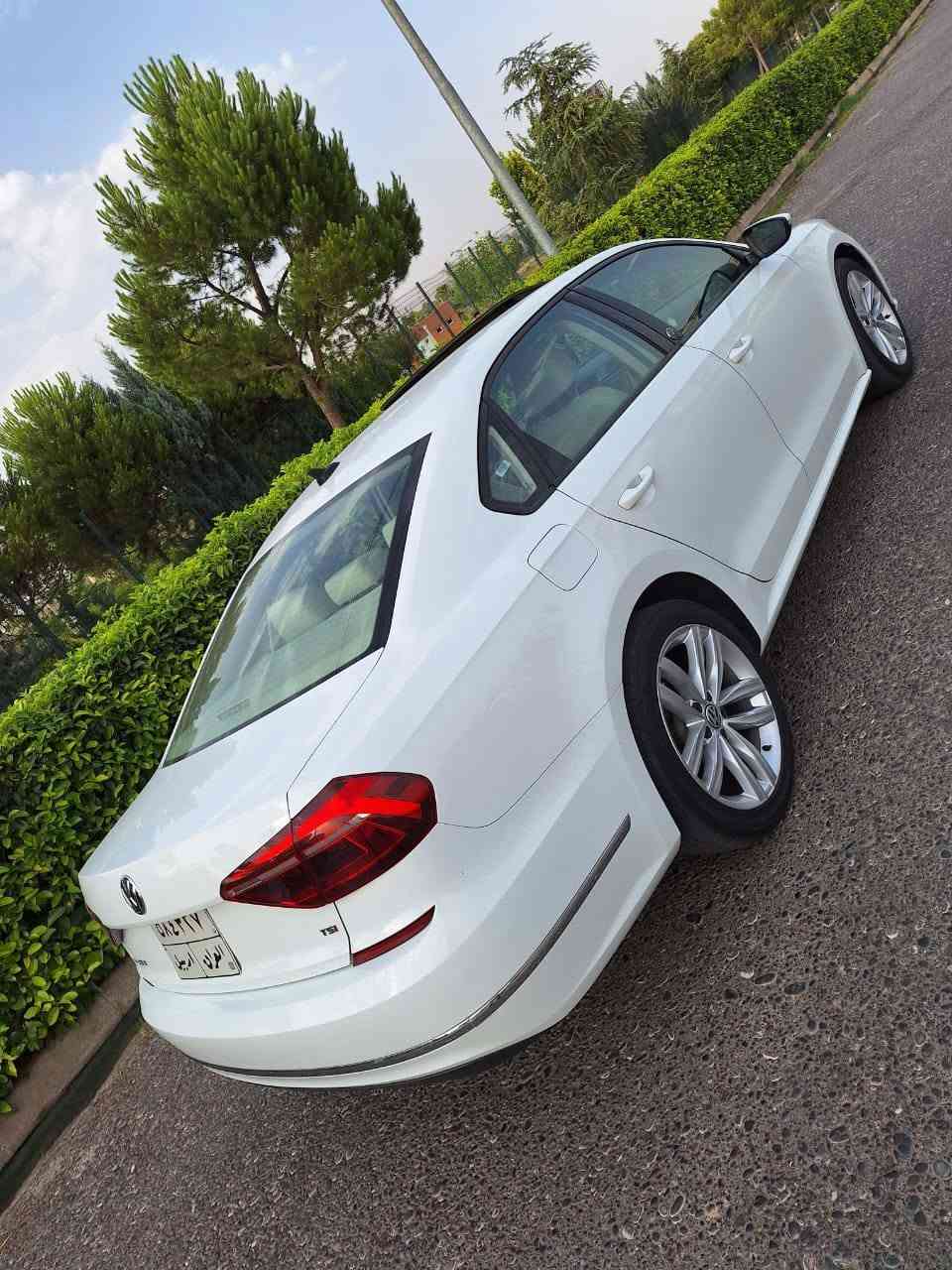 ‏السلام عليكم للبيع فقط
‏ باسات 2019 wolfsburg edition .رقم اربيل ومكان السياره (اربيل)
‏مواصفات فول السيارة 
‏1-سلايد روف 
‏2-رادار امامي +خلفي +جانبي 
‏3-داخل السيارة بيجي 
‏4-كشن السايق كهرباء 
‏5-تدفئة بلكشنات 
‏6- شاشة كبيرة تدعم اندرويد اوتو +كار بلي 
‏7-كامرة خلفية 
‏8-بصمة تشغيل +ابواب 
‏9-تحكم استيرن جهتين 
‏10-نقطه عمياء
‏11-كروز سرعة 
‏12-تبريد امامي +خلفي 
‏13-كير اوتماتيك +عادي +سبورت 
‏14-مكينة 4 سلندر 2000تيربو . محرك مفتوح
‏15-السياره داخله كلين مكفوله 
‏16-ماشيه 95 mil
‏السعر  155 🔥
‏رقم  ***********   *********** أربيل, العراق
