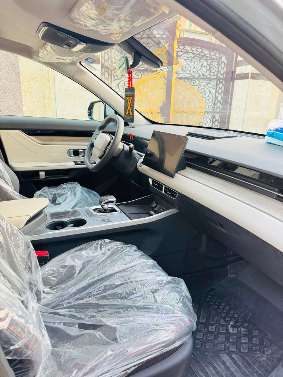 جيتور داشنك كومفورت لون اسمنتي 
محرك  1.5T  
العداد 10.000 كم 
سيارة كلين مكفوله وبعدها بالضمان
مواصفات السيارة 
تشغيل عن بعد 
بصمة
دخول ذكي
اوتو هولد
هاند بريك بصمة تلقائي 
مثبت سرعة 
قفل مركزي للابواب
مصابيح امامية ليد
شاشة ابل كاربلي
منقي هواء
5 مقاعد 
السعر ٢٣.٧٥٠.٠٠٠ د.ع  وبيها مجال
***********
