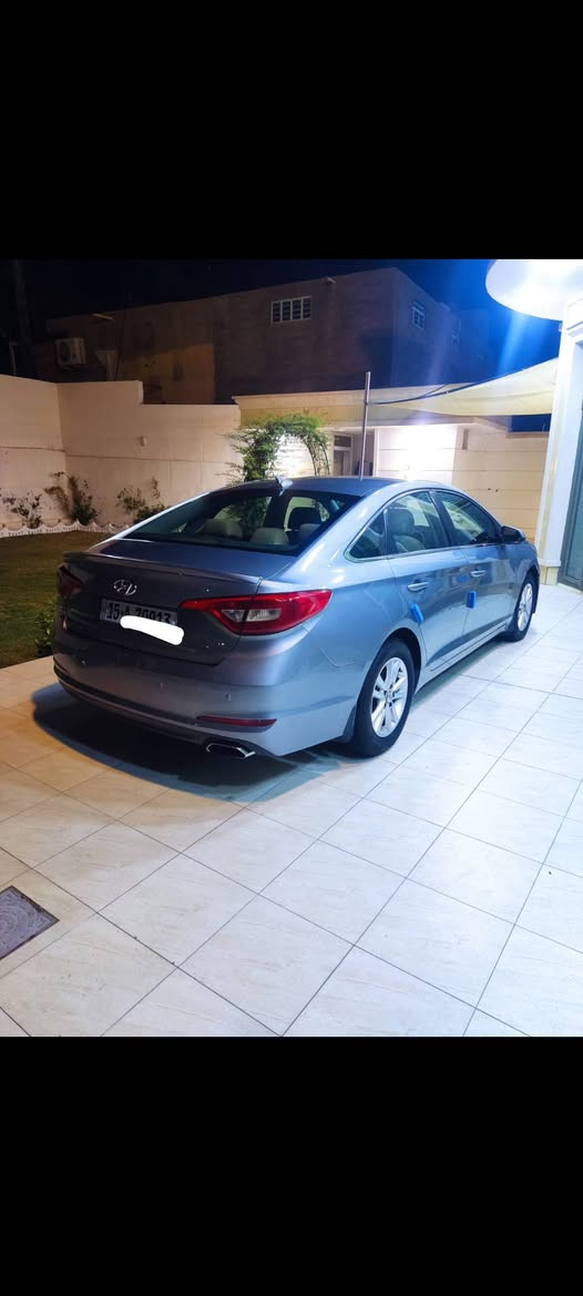 من رخصة الادمن
سوناتا 2017 امريكي للبيع
اللون رصاصي
محرك 2400 GDI بحاله جيده
تبريد وتدفئه 
تخم تاير جديد
ماشيه 158 الف وقابله للزياده
وكما موضح بالصور. بيها صبغ الدعاميه الخلفيه اثر شخوط واكو فديو بيها قبل الصبغ 
والشراي يجي يشوف بعينه ويقتنع
السعر المطلوب12500 $ وبيها مجال
رقم صاحب السياره
***********
