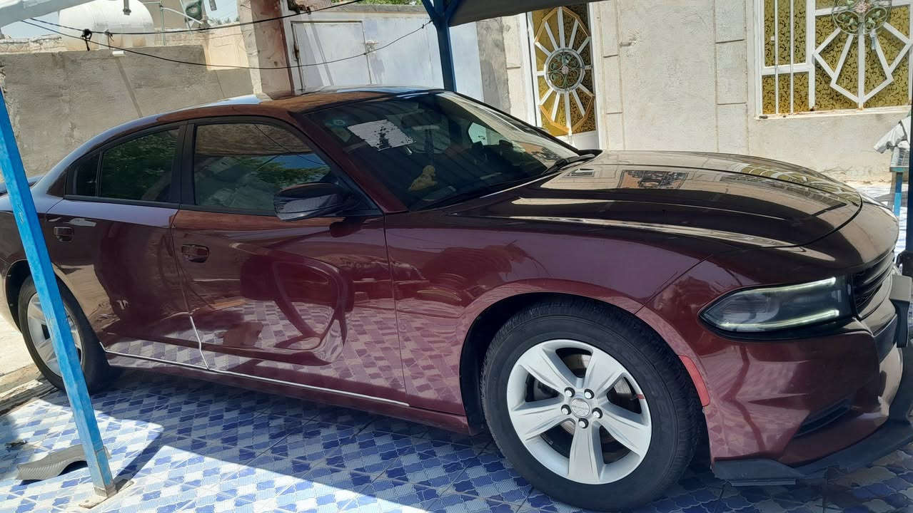 ﷽
سلام عليكم  ***********
جارجر موديل 2018 اصل🚘 بلاك توب
لون كرزي🍒 ماروني🍓
استخدام شخصي ما مشتغله خط ولا عبريه 
مكفوله من التبديل والصبغ 
كير محرك كفاله عله وضع الشركه 💯
 ادامه مضمومه بانزين💯  
تبريد 100‎%‎❄️❄️  
كامره  خلفيه دواره 📷
منظومه زنون  قوي جدا 🔦🔦
رقم ذي قار بسمي 👍
شرط التحويل ثاني يوم 
ماشيه 107 ميل 🔁🔀
محرك 3600
كير ماوس 8 نمر
شاشه حجم وسط 📺 
حساسات خلفيه
تشغيل عن بعد 
داخله تقرير تعمل وتسير
ما ناقصها شي الكل شغال
سونار موجود اولاد كريم حسون
صور الخارج +التقرير بأمريكا موجود 
ويل حجم 18/60/235
سنويه لحد 4 / 2029/5
السعر 190وبيه مجال بسيط 
مكان الناصريه قضاء الدوايه

