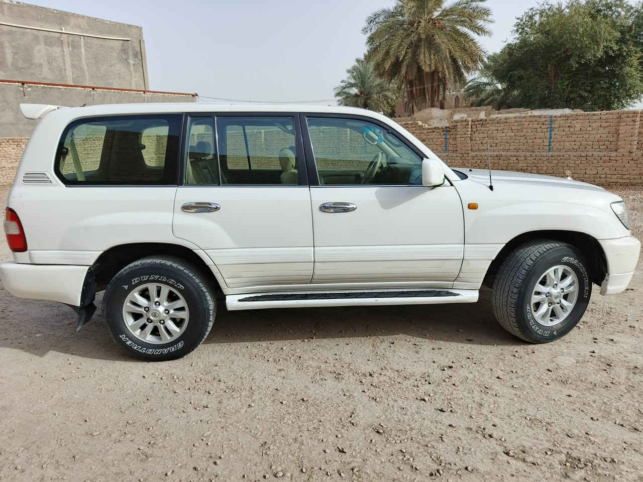 مونيكه موديل 99 كير عادي  محرك 8 غاز بانزين رقم بغداد مكفوله من صبغ وتبديل بيها شويه بارد بصيط جاهزها حداده تخم تاير محرك شرط كير شرط كلشي شغالبيها سياره مالبيت سعر 148
***********
