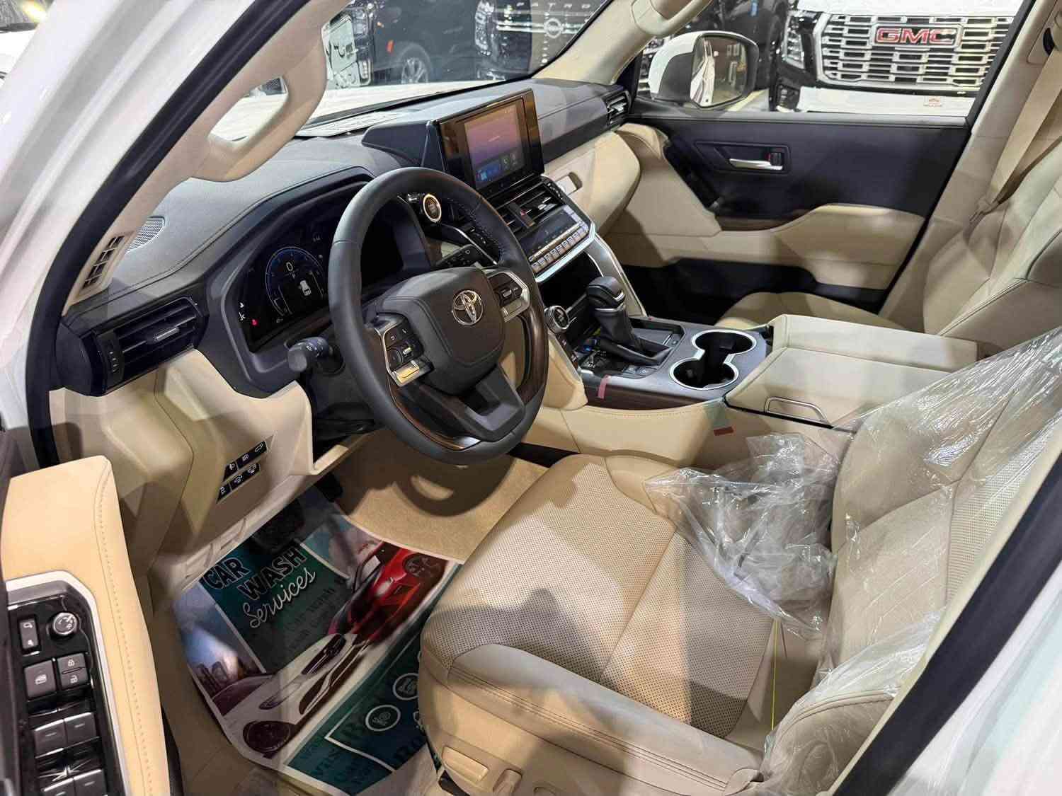 لاندكروزر GXR-S • ٢٠٢٦ • في6