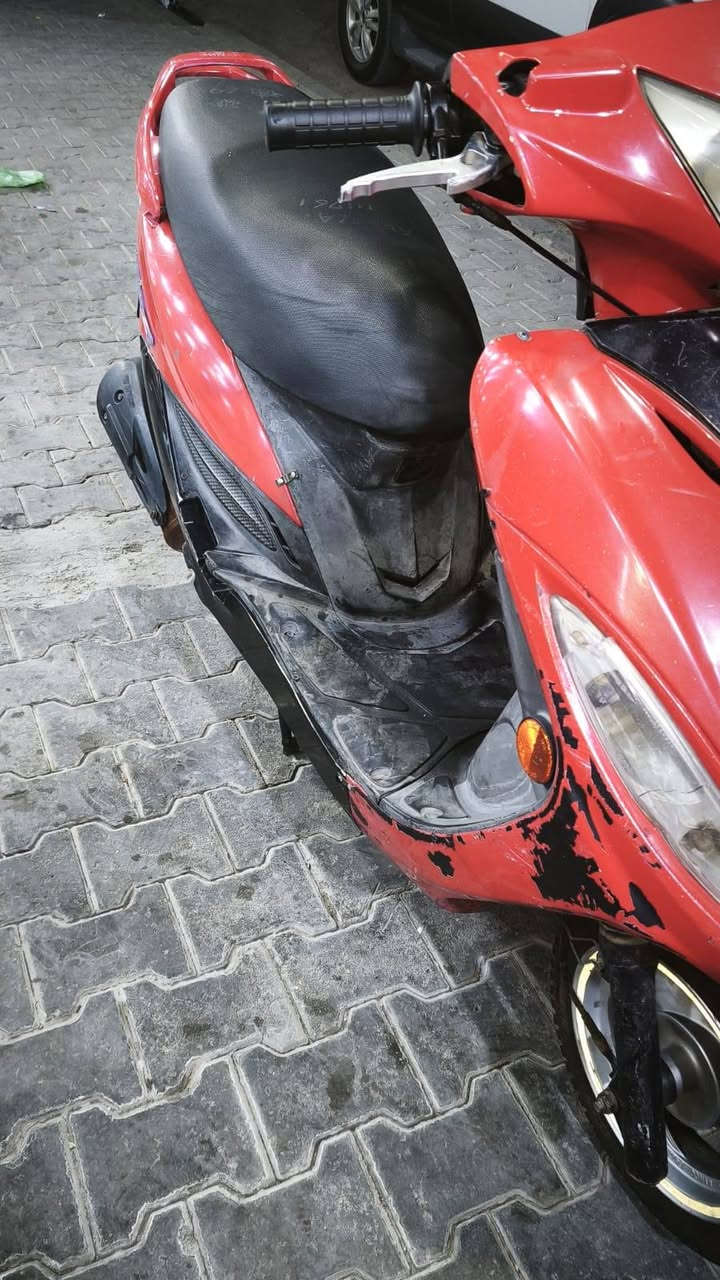 السلام عليكم
عنده الدراجه كامكو للبيع المكينه مفتوحة السعر 250 ألف. 
العنوان النجف حي المكرمة 
الرقم ***********
