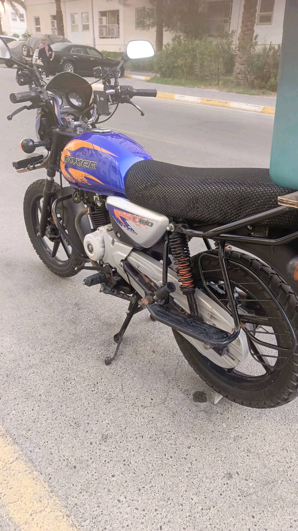 دراجه بوكسر للبيع موديل 23 نازله نهايه ال 24 نظيفه برغي ممفتوح بيها تخم تاير جديد  رقم بغداد مشروع وطني قفلها 2150.
 للأستفسار الأتصال على هذا الرقم ***********