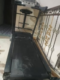 جهاز ركض • شغال • ما بيه مشاكل