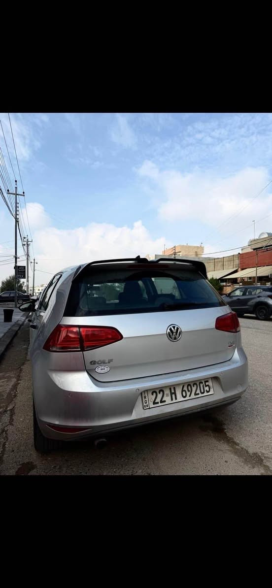 فولكس واگن. (گؤلف)
موديل ٢٠١٥ خةليجي ١٤ و توربو سفري ئيرةية 

وةك و سبوغ يةك بست لة بونيتي سبوغه 
يةك جاملخي ساردة كوته 
بة بي ژورةوه هييج ژورةوةي نةكرتوه
سةيرةكي زووور جوان و پاكو خاوينه
هيييج مةسرةفيكي تيا نييه. تةبريد بة شةرت 
مةكينه بة شةرت گير بة شةرت 
تةقةو رةقةي نيه 
سةنةوي ٢٠٢٧ 
هةزه ٢٠٢٧ 
نرخ. 98 وةرةق و مةجال 
ژم.*********** أربيل, العراق
