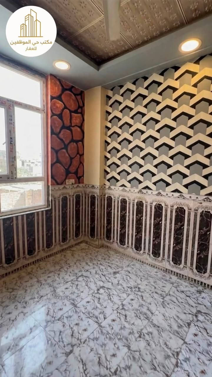 شقة للايجار في حي الموظفين غرفة نوم صحيات و مطبخ صغير الايجار ٢٥٠ الف
مخصصة فقط للطلاب ، العمال او الموظفين (درج مشترك لا تصلح للعوائل)

***********

***********
