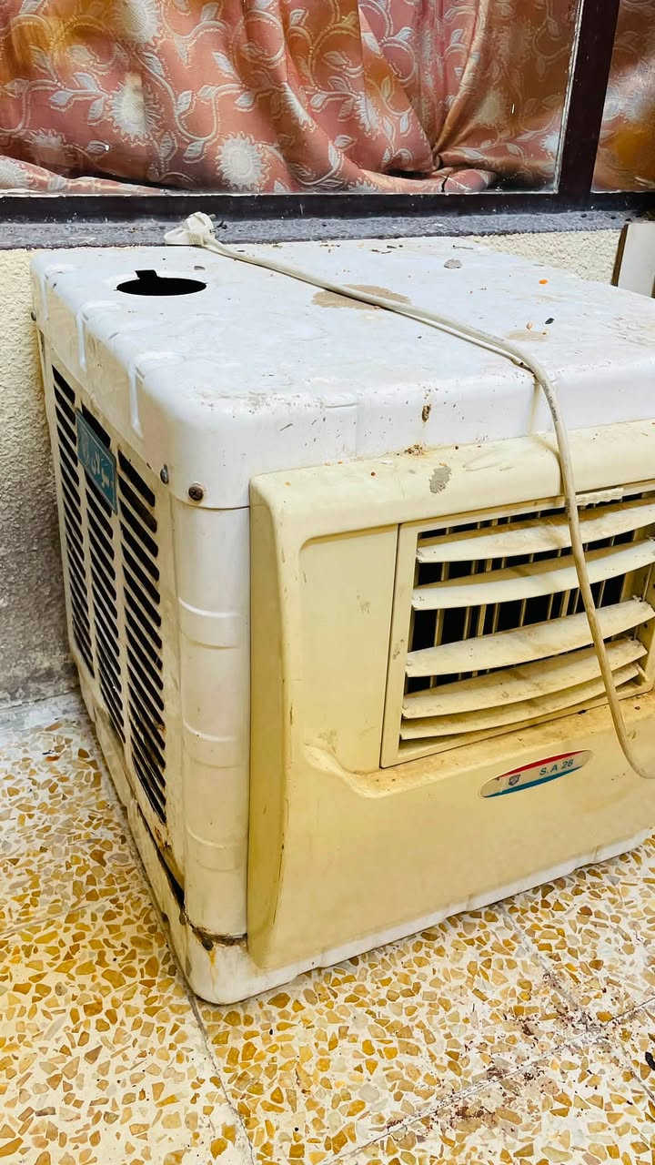 مبرده صغيره كله شغال بس ماطوره ضعيف  بطيه كش جديد غطاس يشتغل 
والهيكل مالها نضيف 
سعرها 25قفل 
واتساب ***********
