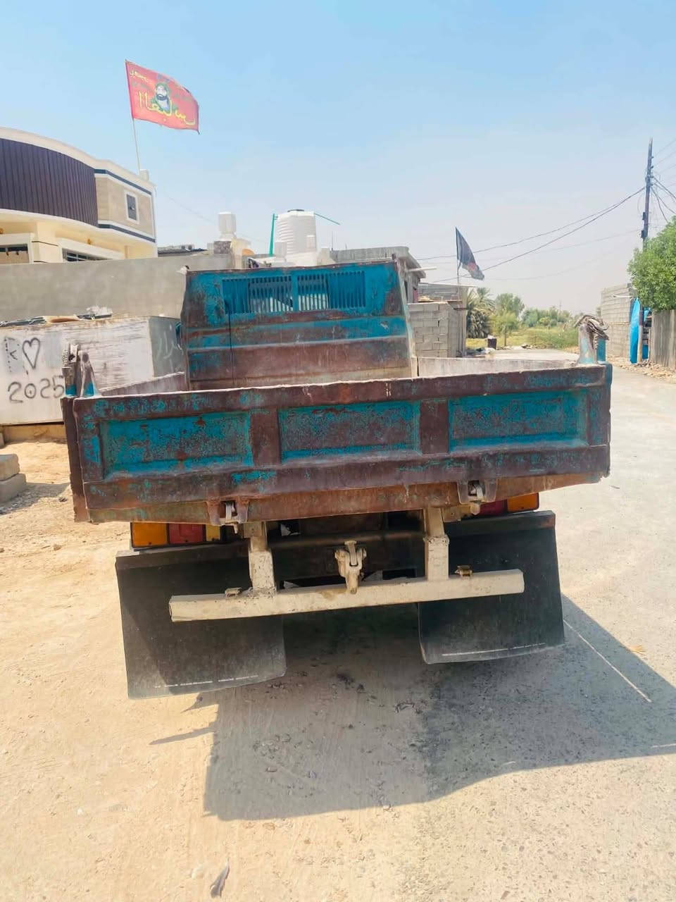للبيع كانتر تيوتا قلاب رقم بغداد نكليزي فحل بلادي  تحويل مباشر مكينه كير اكسل مكفولات بيه جكه زغيره بشاصي تخم تاير علمآ السياره جاهزه للعمل من كل النواحي ومعروضه ٦٠ ورقه وبيه مجال واي استفسار *********** مكانها بغداد السعاده .

