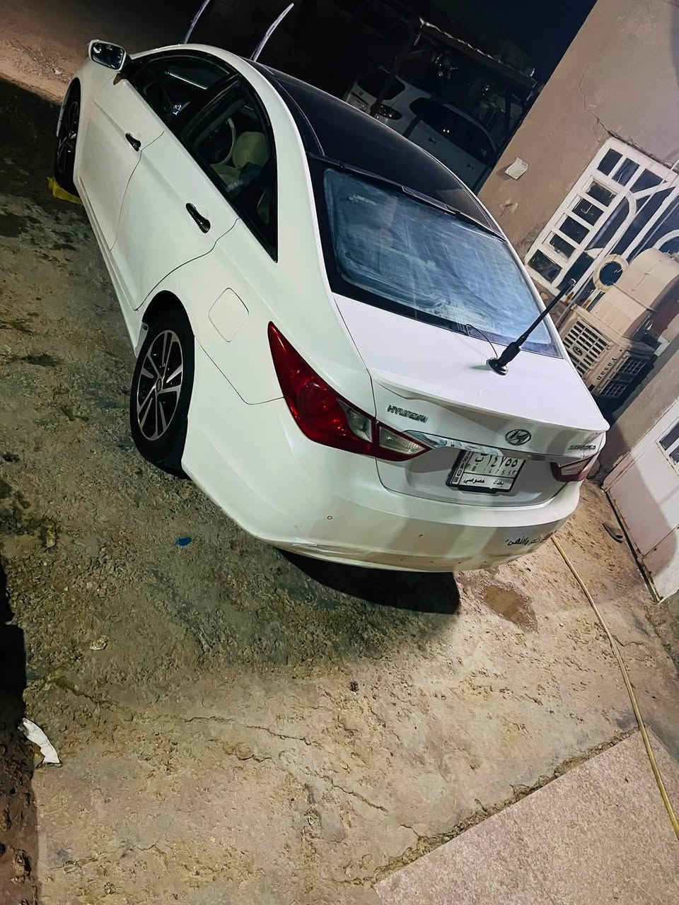 السلام عليكم سنواتا موديل ١١ خليجي مكينه ٢٤٠٠ دوش المرغوب 
فول مواصفات عدا البصمه شاشه كامره تحكم ستيرن بناراما طكتين اشاير بلمري وبعد بيها هواي مواصفات كشن كهرباء رقم بغداد مداور ثاني يوم بسمك بيها صبغ رشات وبيها بلداير الوره بارد 
مكاني بابل الهاشميه ***********
