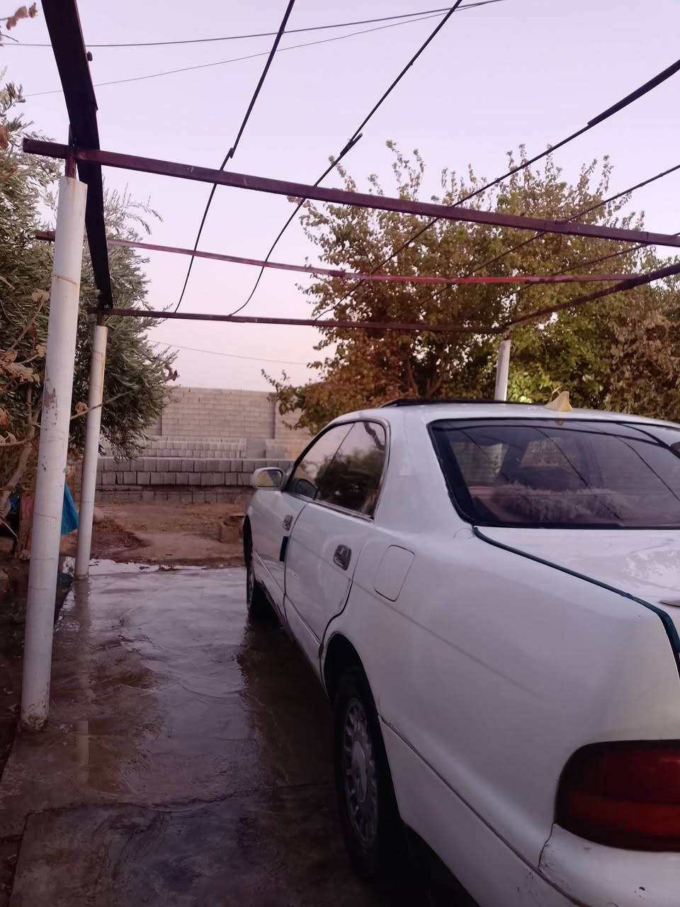 السلام عليكم سياره للبيع بطه متصل موديل 1993  كيرمحرك شرط كهربائيات كله شغاله تبريد مايشتغل يعوزو بس غاز سياره حيل نضيفه مال جناي سعره 20وبيه مجال شي قليل  رقمي ***********
