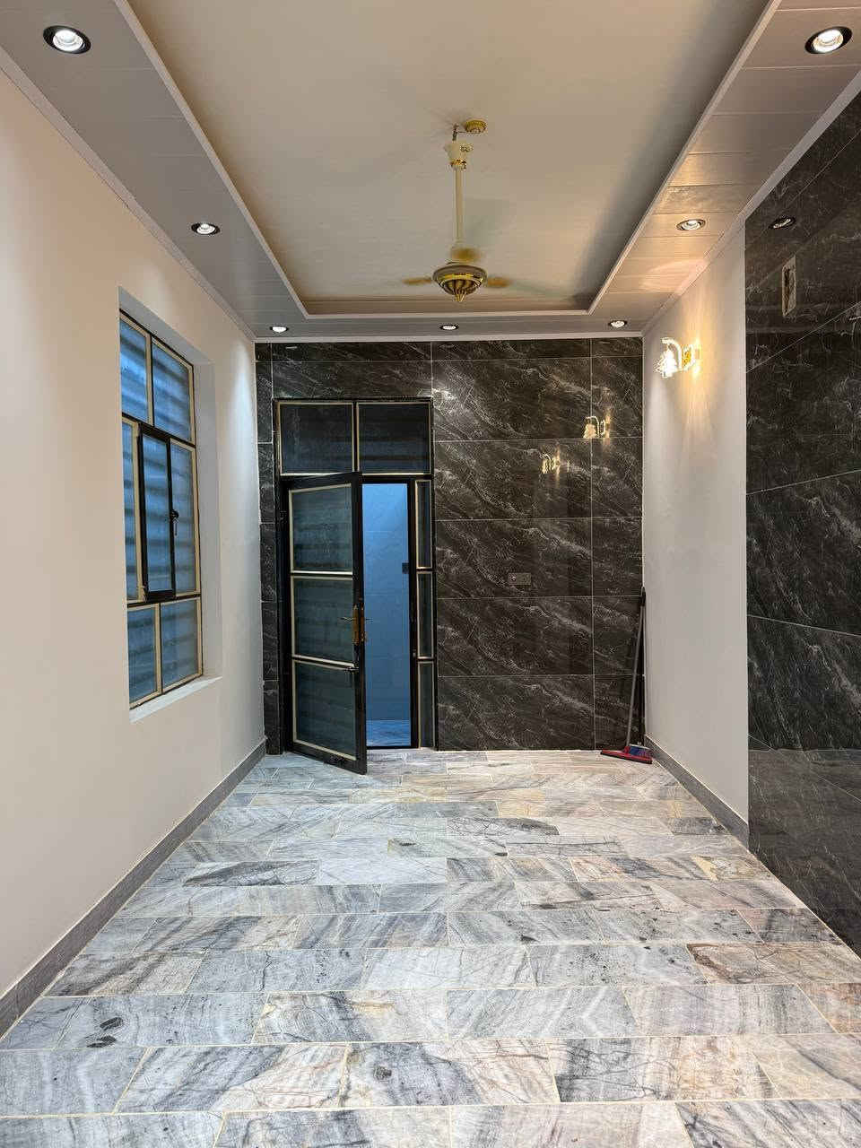 100 متر VIP طابقين استنساخ شارع 12م🪬🧿 
🏠 غرف نوم عدد 4+استقبال+صاله+مطبخ حار وبارد +صحيات عدد3
🚦 بناء درجه أولى شغل مهندس 2026
🌍 موقع الدار / حي العسكري منطقة ل 4 تالاف مقابل اسواق ادم شارع 12
🚧 ارضيه مرمر بورسلين الواح الدار كامل من خزانات + سخانات+ ماطور + خط مولده
للستفسار مراجعه عقارات ابو مصطفى العبودي 
*********** 📞 مصطفى العبودي
***********☎️📟 
عنوان المكتب / حي المكرمه شارع الطاقه بجانب مطعم سيد سعد @إشارة
