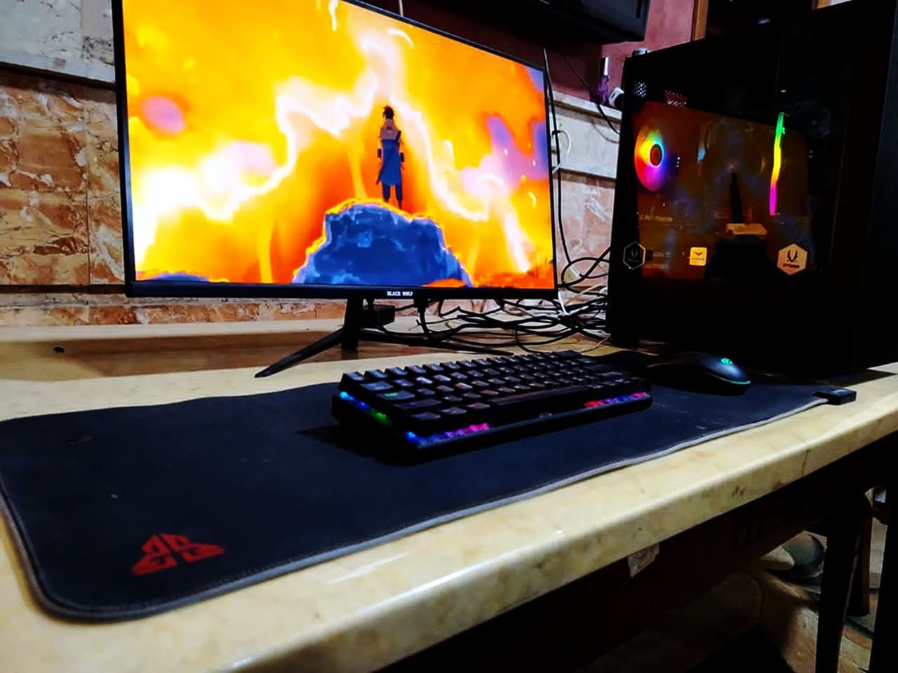 سيت اب pc مواصفات ممتازه للمراوس مع  ايفون 16 برو ماكس او كلاكسي S26 الترا اهم شي نظيف 
----------
المواصفات :-
CPU - AMD RYZEN 5 5500 
GPU - RTX 3060 12G ZOTAC GAMING
MB - ASUS B450M PRIME 
RAM - 16G 3200 T-FORCE RGB
HARD - M.2 NVME 256GB BULLET
CASE - GAMING 4FAN RGB 
-----------
الملحقات :-
الشاشه : BLACKWOLF 165HZ FHD IPS 27
الماوس : HAVIT RGB 
الكيبورد : GAMING MECHANICAL 60% RGB
ماوس باد FANTECH 
----------
كراتين القطع اغلبها موجوده
مكاني بغداد - الحريه
رقمي ***********
