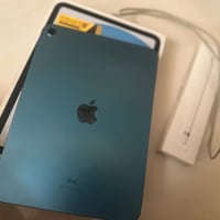 ايباد ابل 10 الجيل العاشر ذاكرة256 نظيف مع قلم ابل الجيل الاول غراضهم ...