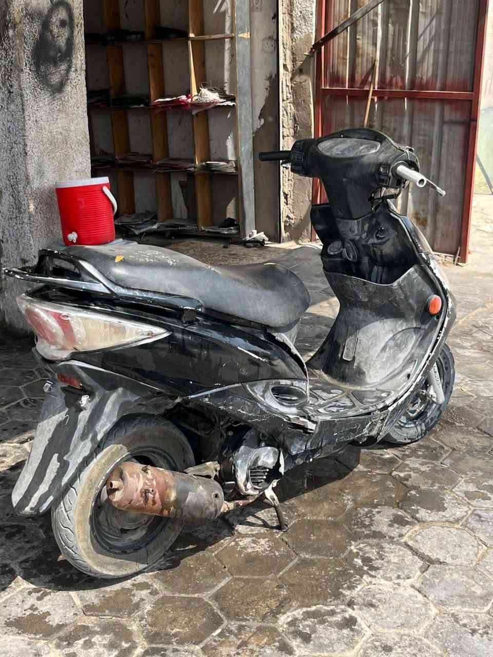 السلام عليكم شباب دراجه كامكو جي فور للبيع الشراي يدخل خاص او يتصل *********** سعرها ٣٢٥ وبيها مجال قليل كلش
