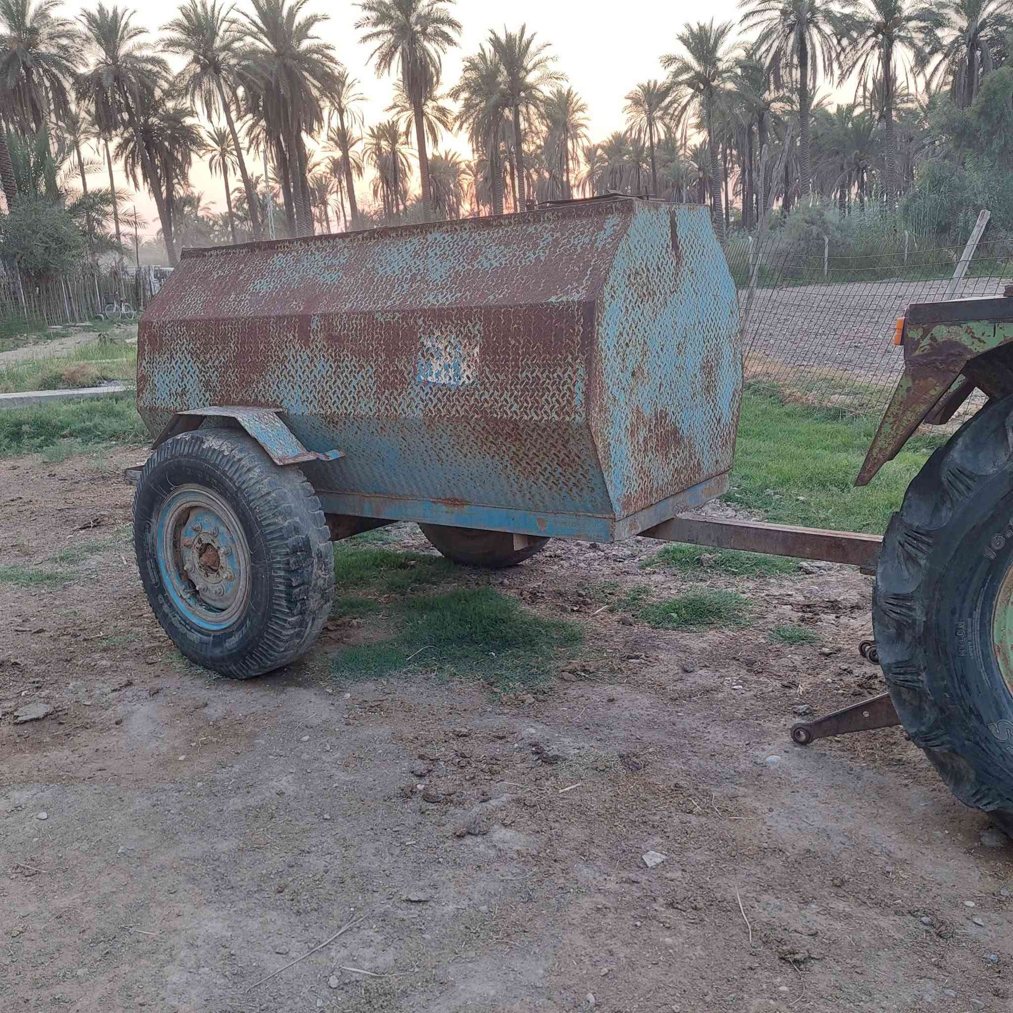 للبيع ماكنه ومقطوره وعربانه كابوته رقم بغداد سنويه لل27 شرط التحويل  مكاني ديالى الخالص ***********
